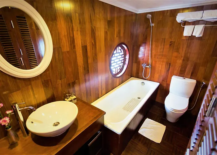 Le Journey Premium Cruise Botel