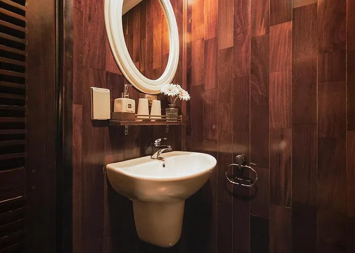 Botel Le Journey Premium Cruise 4*