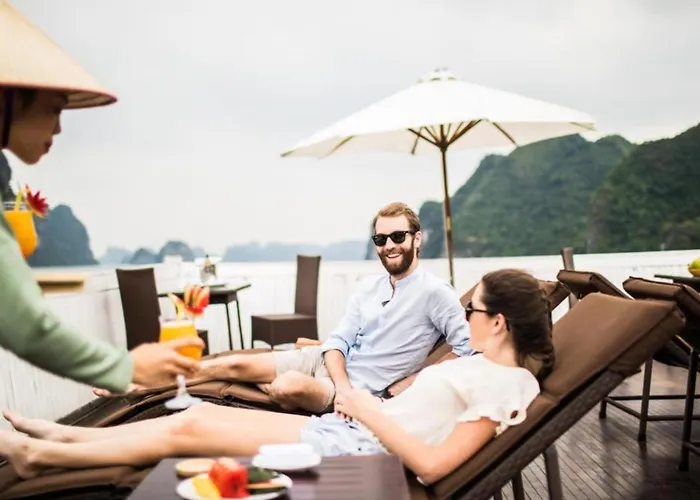 Le Journey Premium Cruise Botel Ha Long