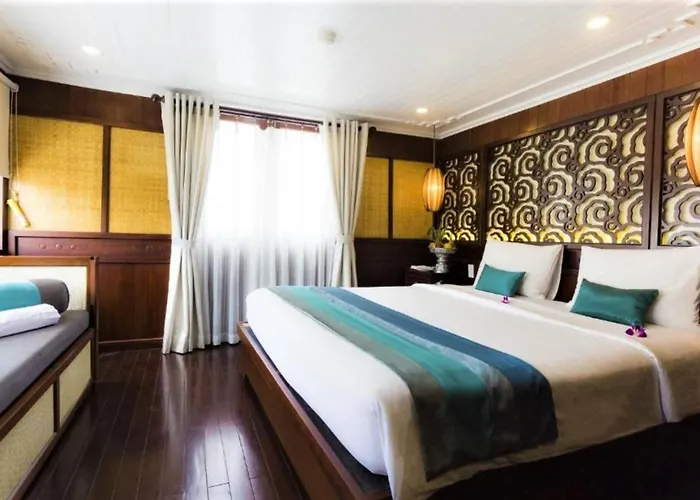 Botel Le Journey Premium Cruise 4*