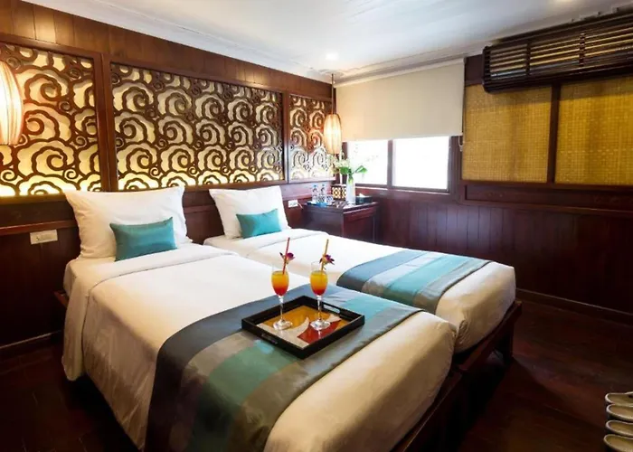 Botel Le Journey Premium Cruise 4*