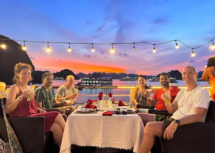 Le Journey Premium Cruise Botel Ha Long