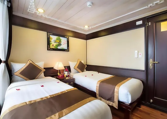 Le Journey Premium Cruise Botel Ha Long